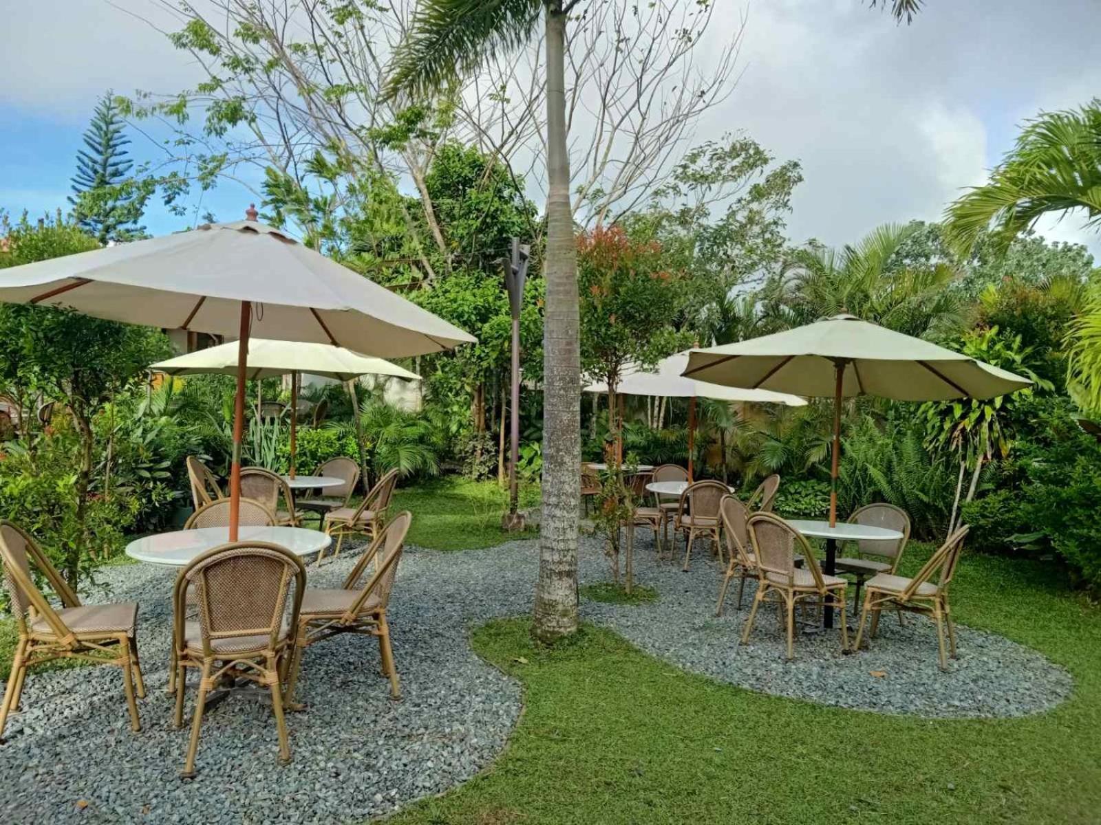 Bali Village Hotel Tagaytay City Buitenkant foto