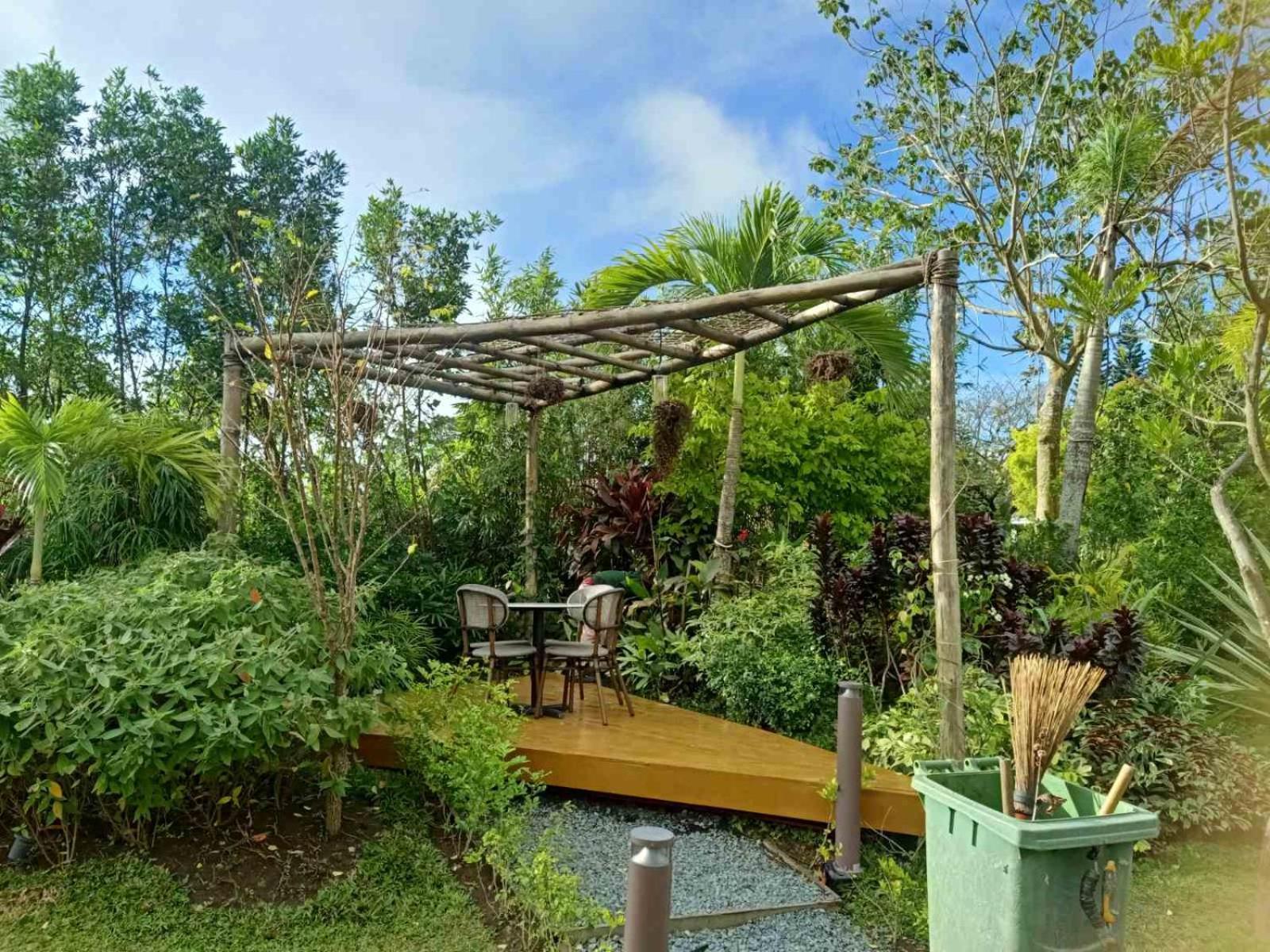 Bali Village Hotel Tagaytay City Buitenkant foto
