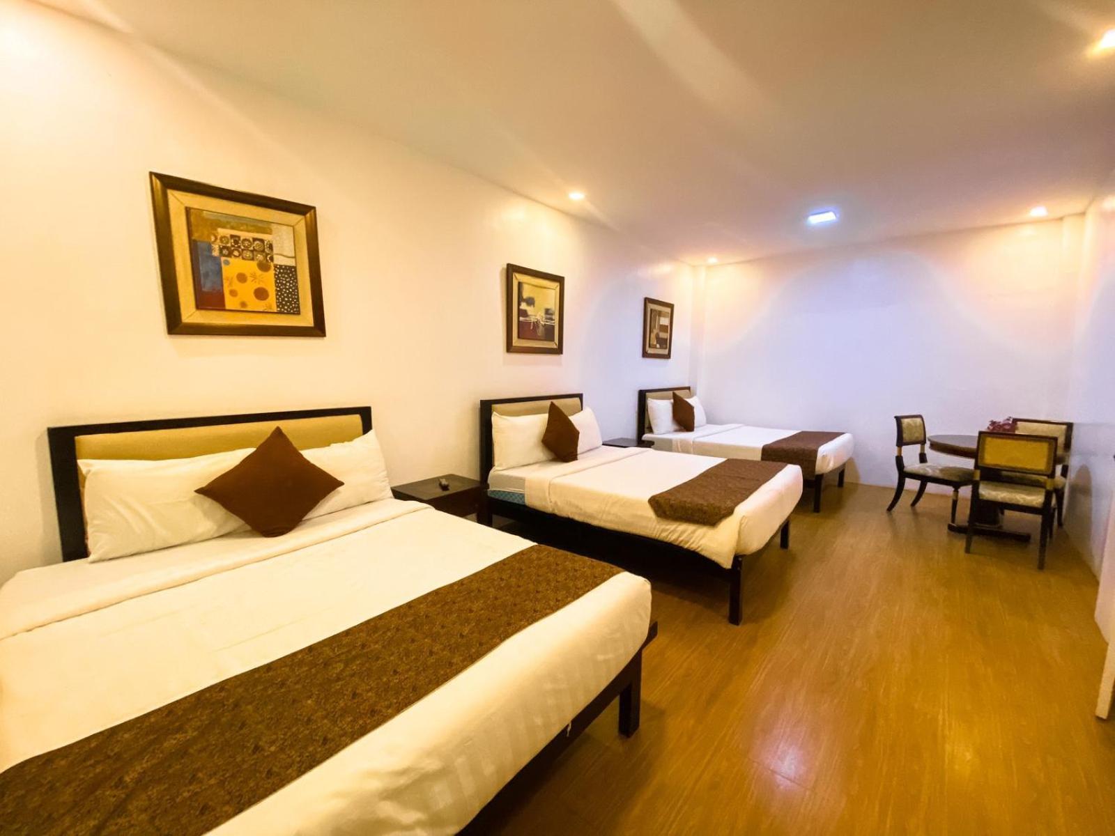 Bali Village Hotel Tagaytay City Buitenkant foto