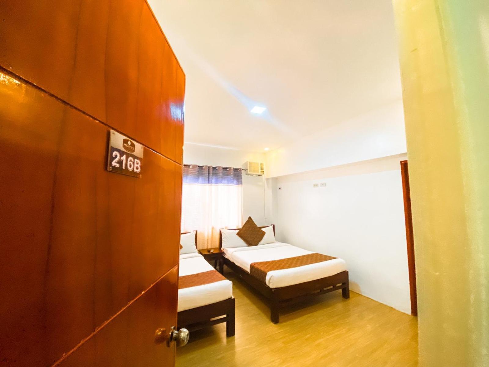 Bali Village Hotel Tagaytay City Buitenkant foto