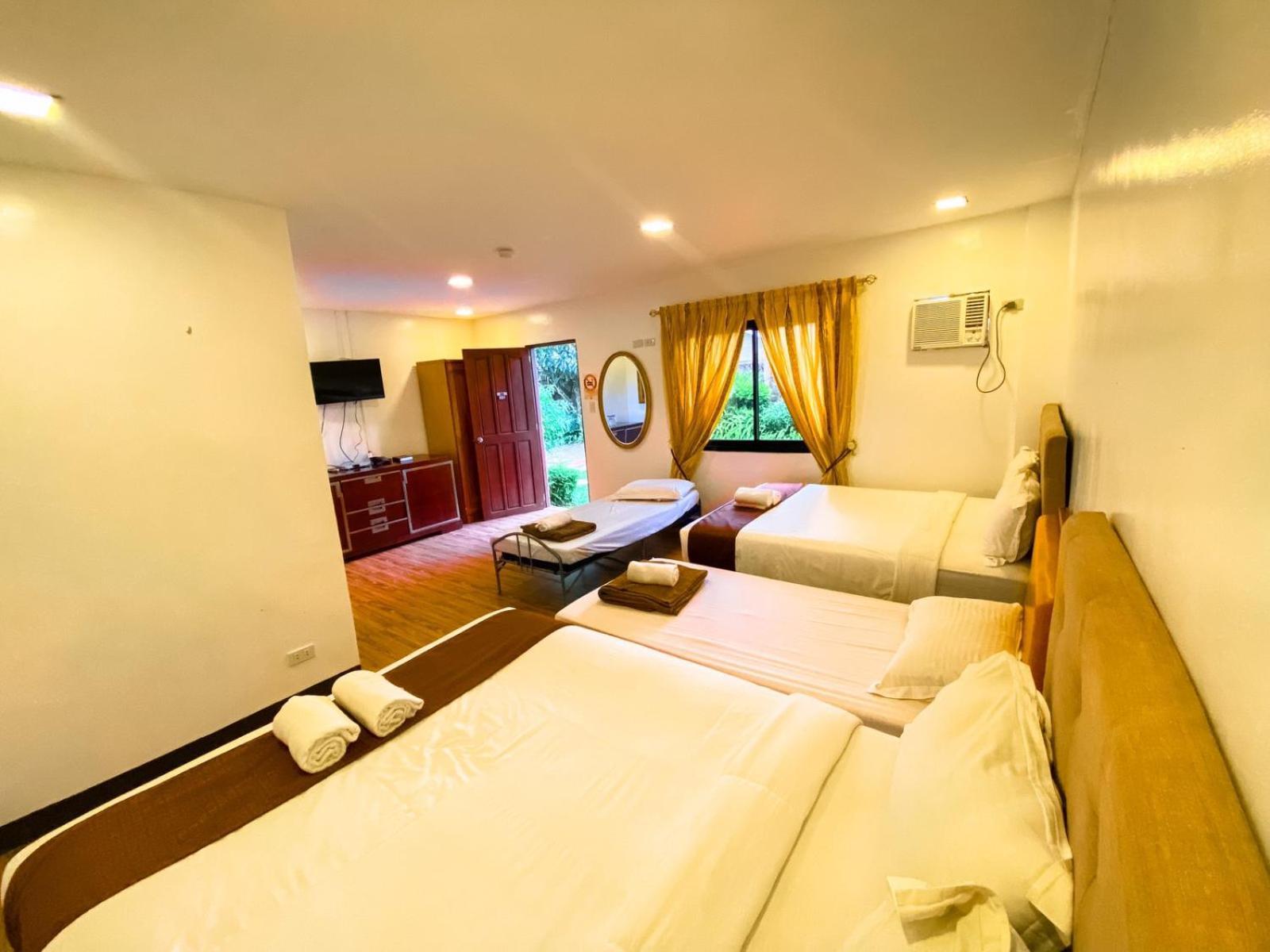 Bali Village Hotel Tagaytay City Buitenkant foto
