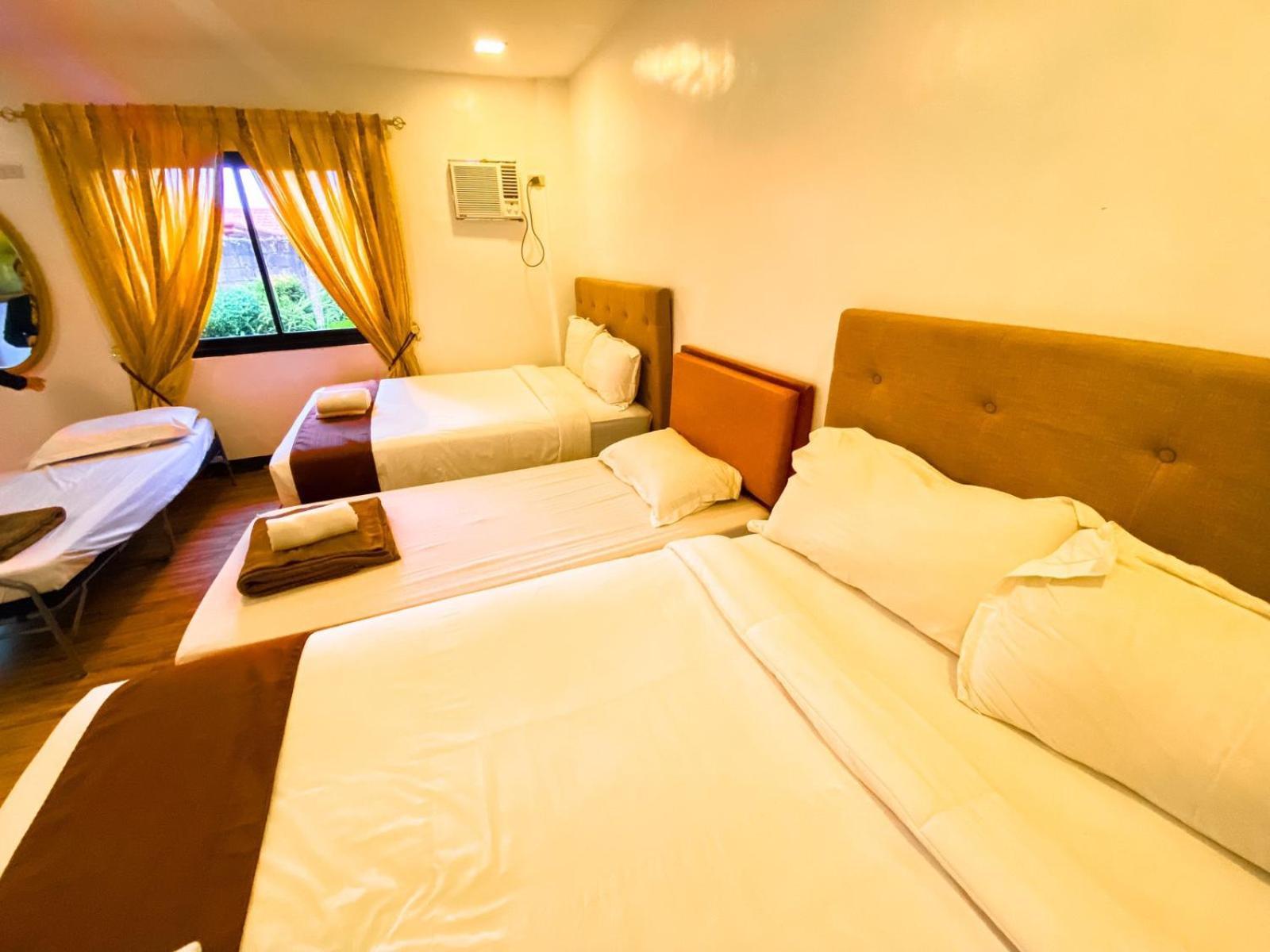 Bali Village Hotel Tagaytay City Buitenkant foto