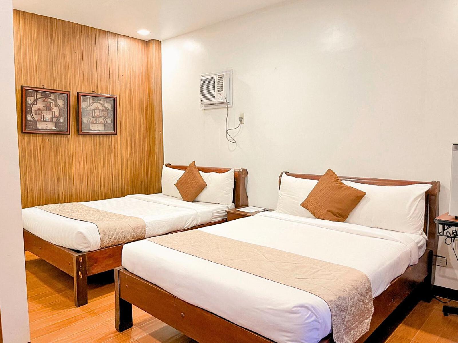Bali Village Hotel Tagaytay City Buitenkant foto