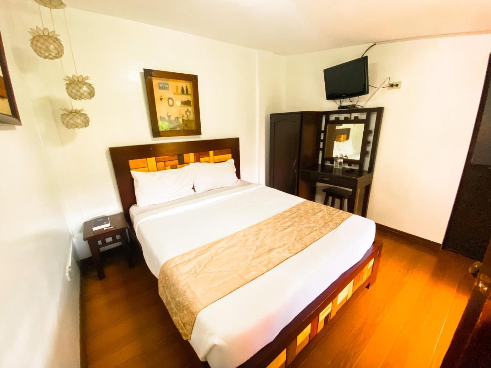 Bali Village Hotel Tagaytay City Buitenkant foto