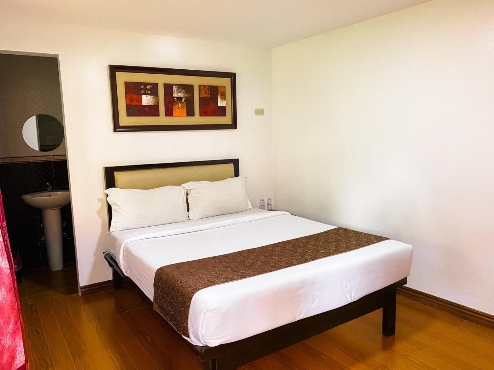 Bali Village Hotel Tagaytay City Buitenkant foto
