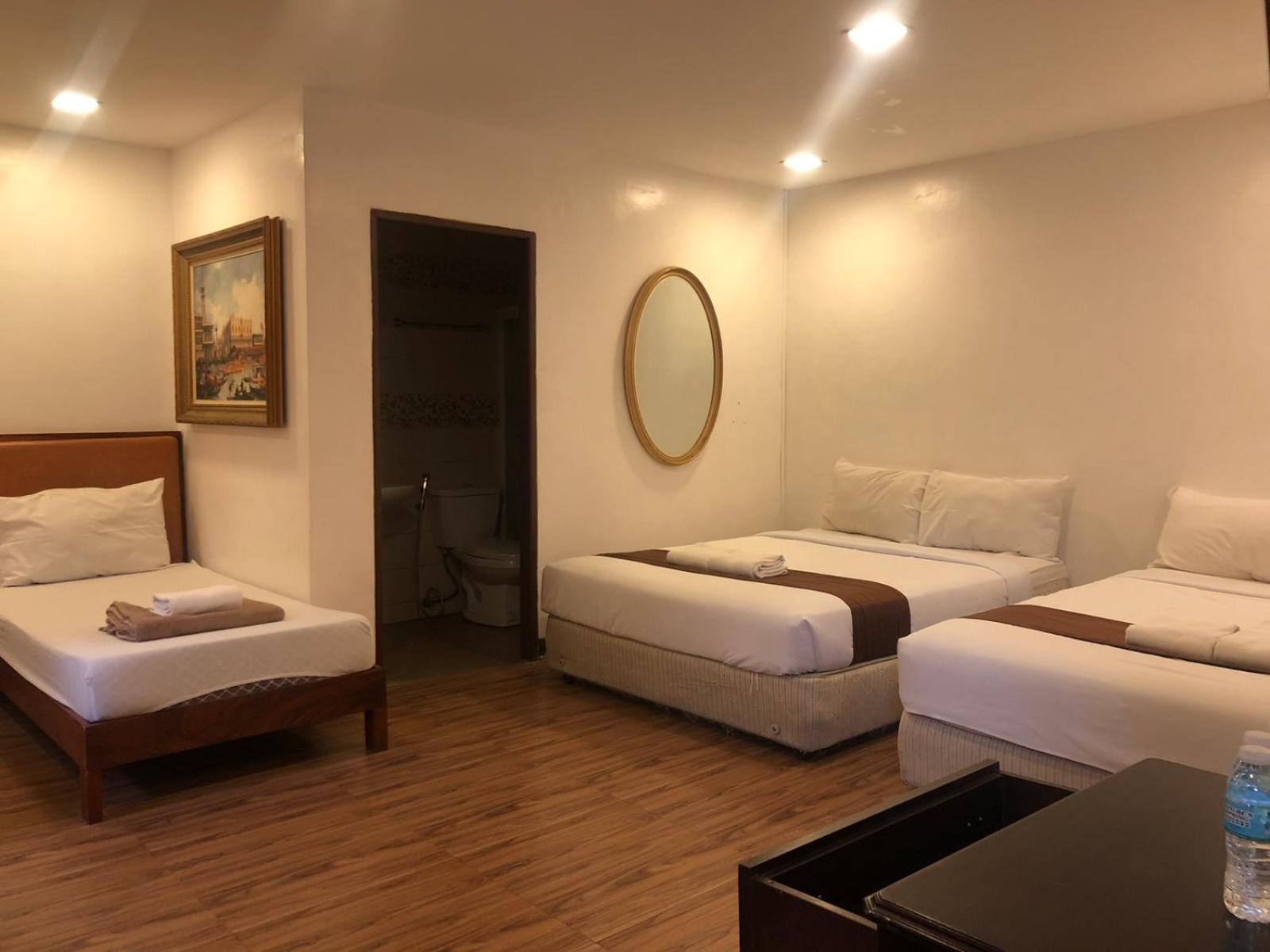 Bali Village Hotel Tagaytay City Buitenkant foto