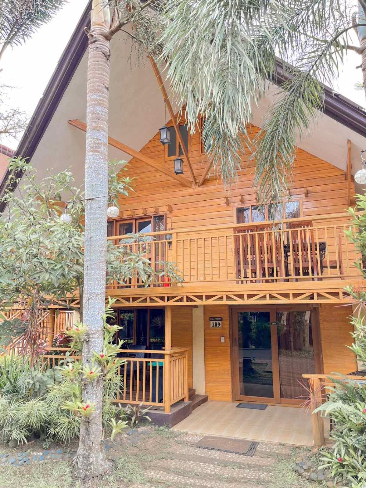 Bali Village Hotel Tagaytay City Buitenkant foto
